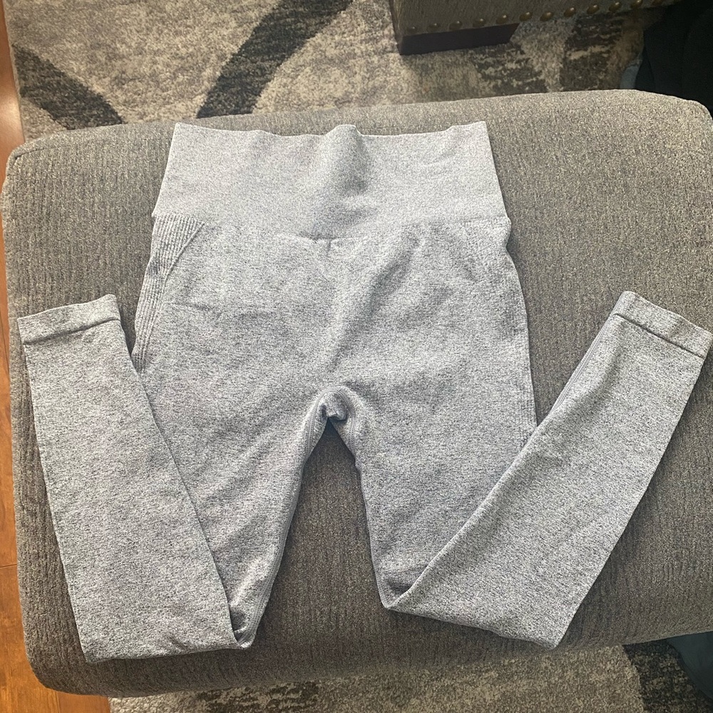Light grey high waisted leggings